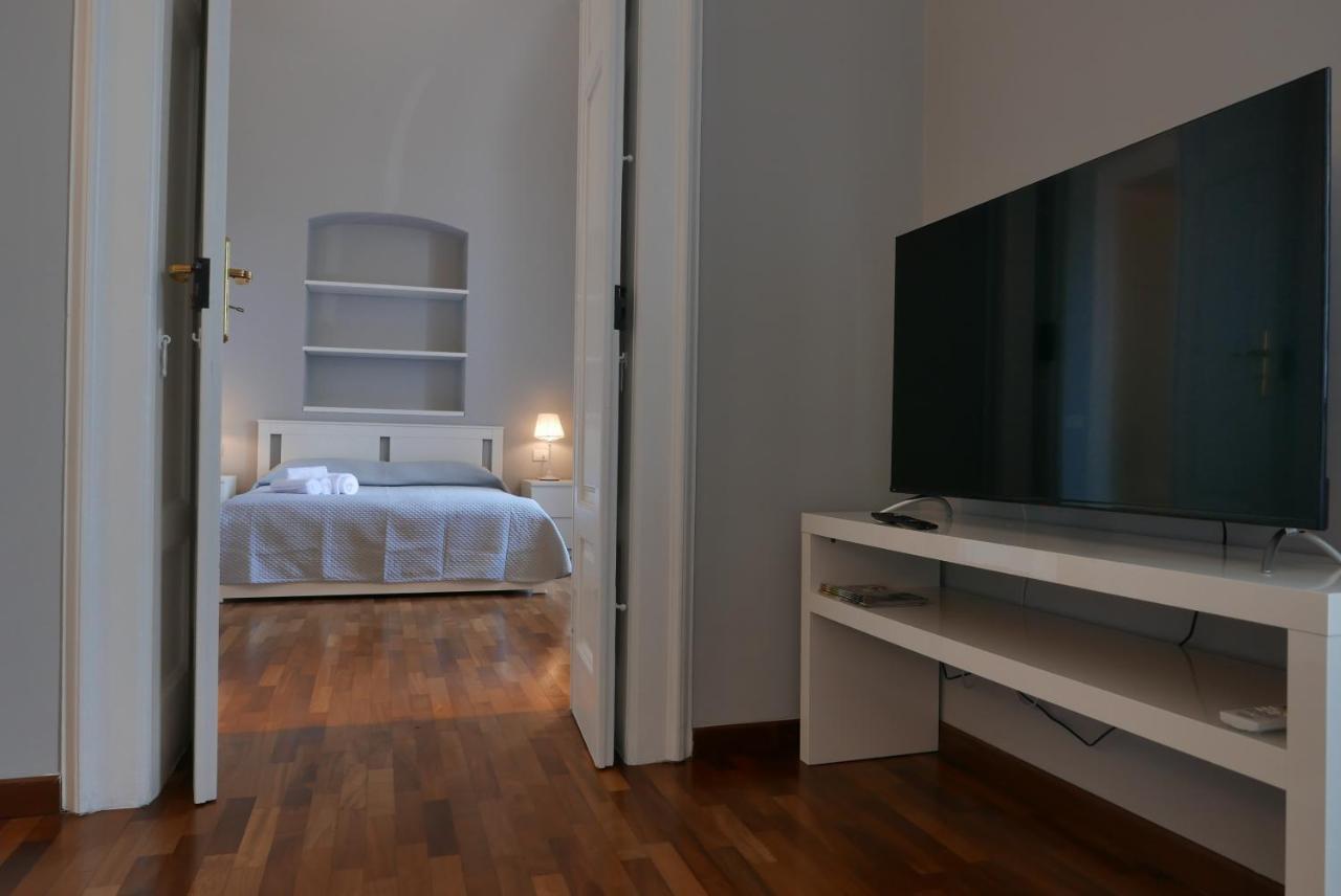 Suite 261 - Intero Appartamento Nel Centro Di Бари Екстериор снимка