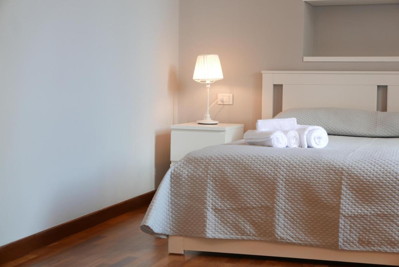 Suite 261 - Intero Appartamento Nel Centro Di Бари Екстериор снимка