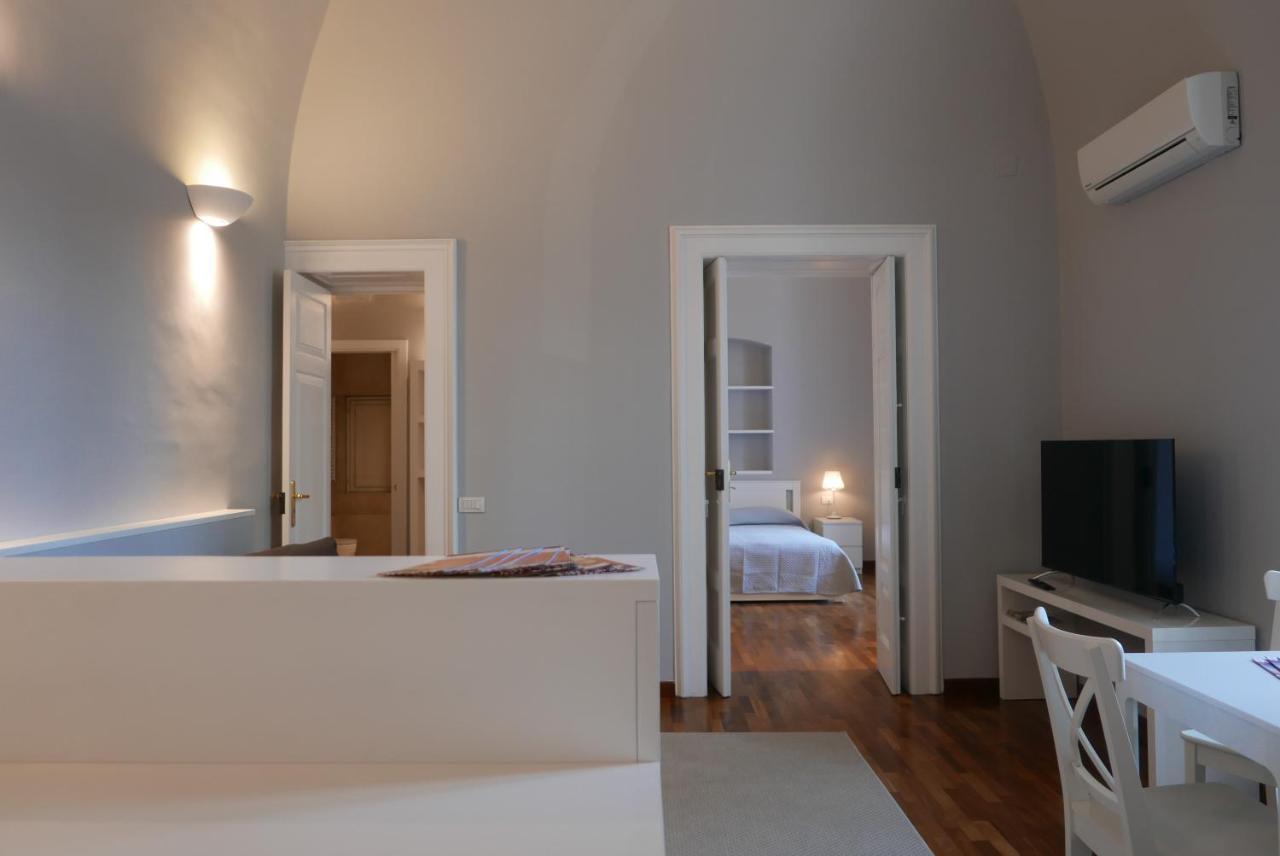 Suite 261 - Intero Appartamento Nel Centro Di Бари Екстериор снимка