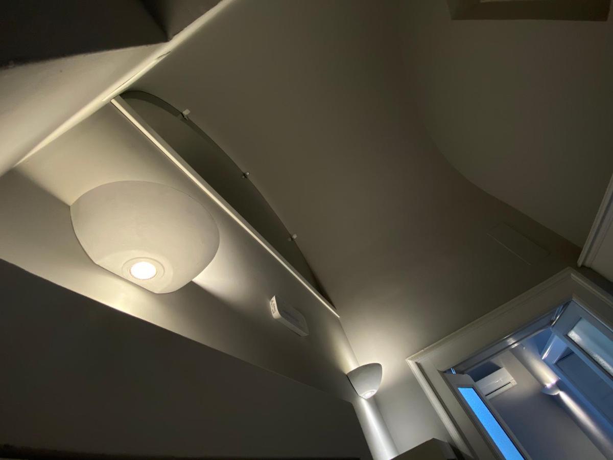 Suite 261 - Intero Appartamento Nel Centro Di Бари Екстериор снимка