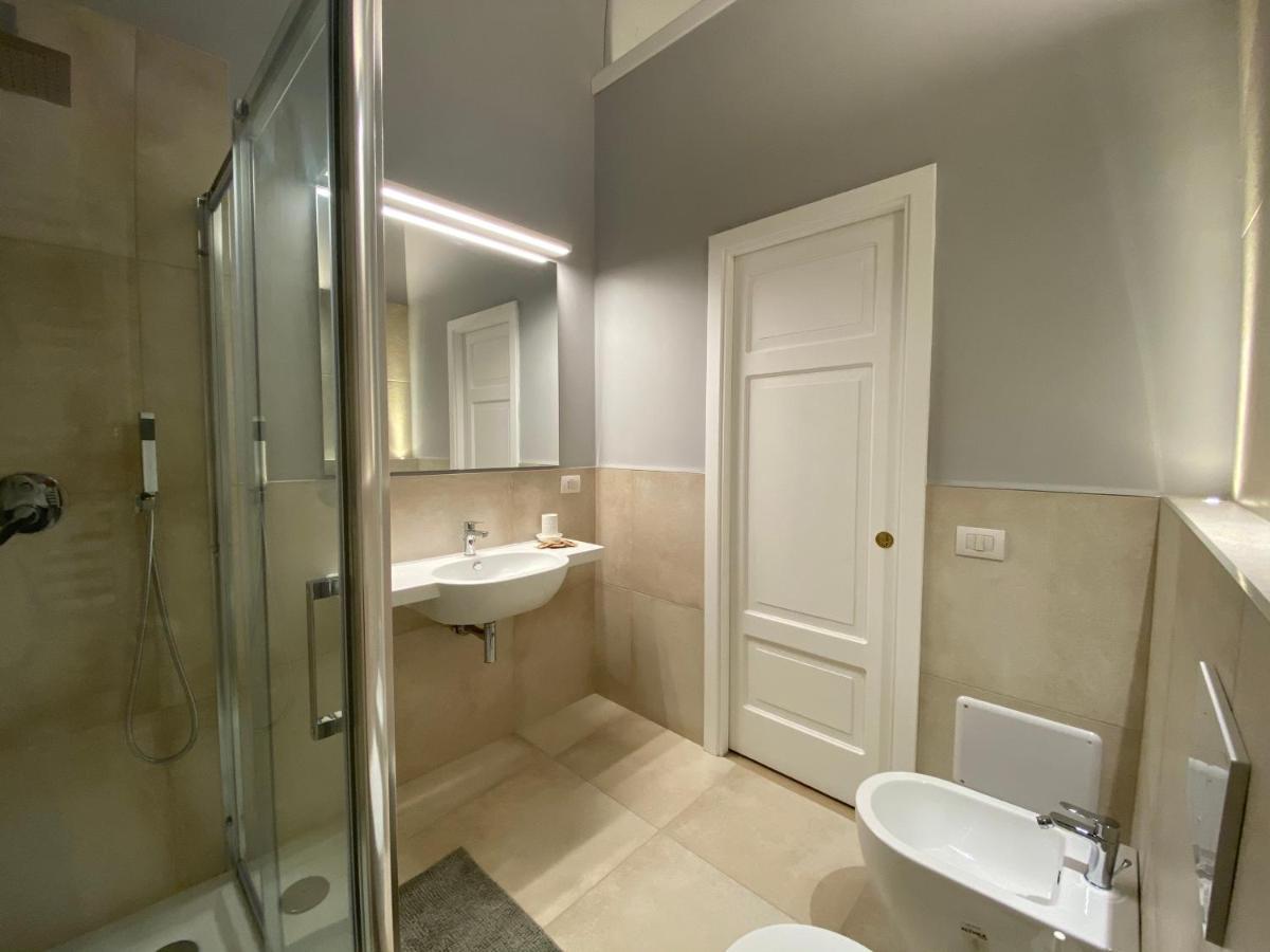 Suite 261 - Intero Appartamento Nel Centro Di Бари Екстериор снимка