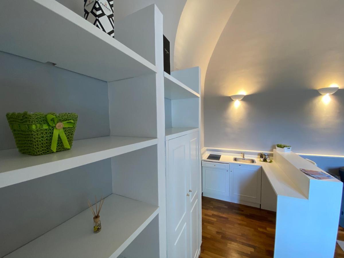 Suite 261 - Intero Appartamento Nel Centro Di Бари Екстериор снимка